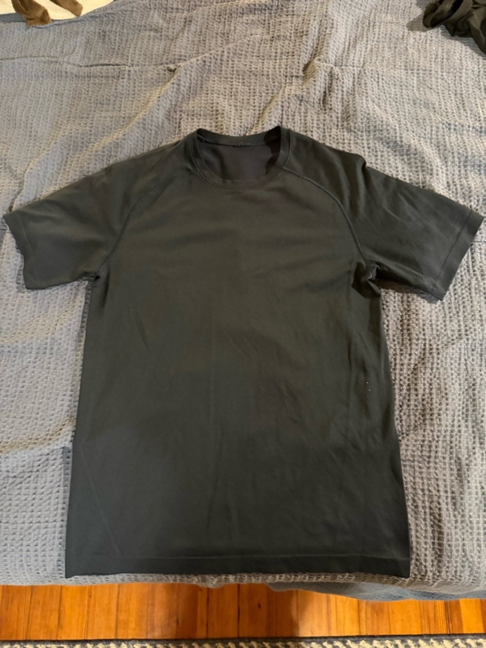 Lululemon navy Metal-Vent Short Sleeve Tshirt